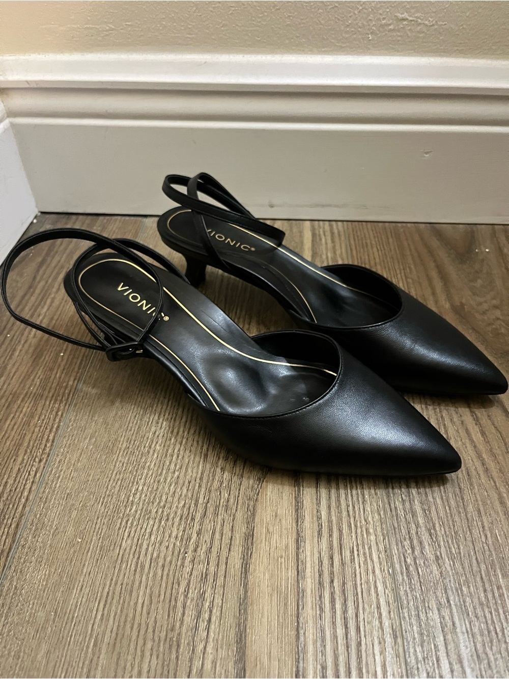 Vionic Black Pointed Slingback Kitten Heels 7 Arch Support Jacynda Pump
